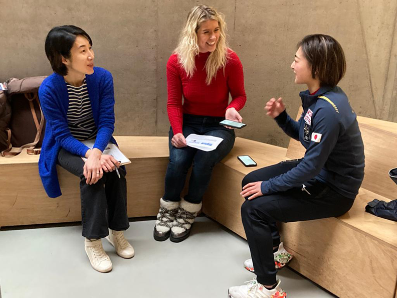 Kaori Sakamoto in gesprek met Schaatsen.nl en Japanse tolk