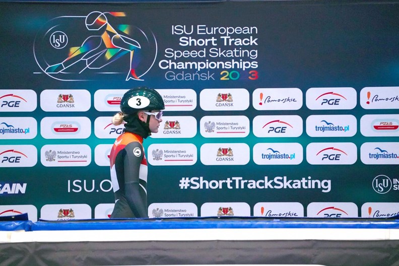 Xandra Velzeboer aftocht na valse  start 500 m EK 2023