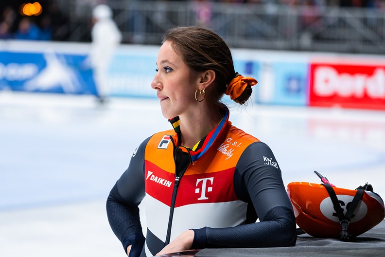 Suzanne Schulting na brons 1000 m WC 6 2023