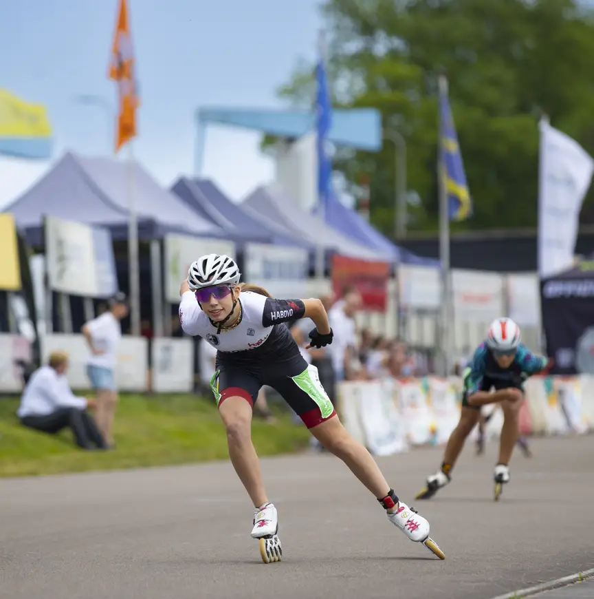 Lauren van den Brink tijdens de puntenkoers bij het RIT