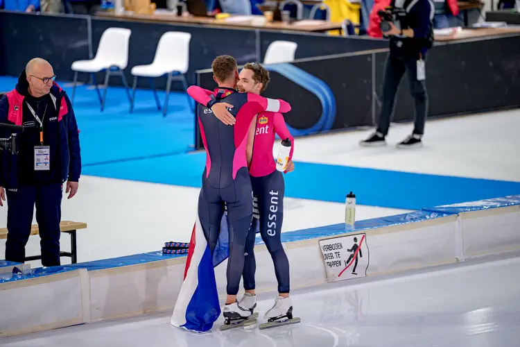 Omhelzing Snellink en Huizinga NK Allr-Spr 2024-2025_O3A6991 copy