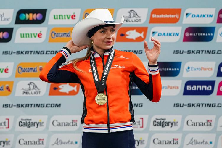 Joy Beune geeft glans, mannen rijden knotsgekke vijf kilometer