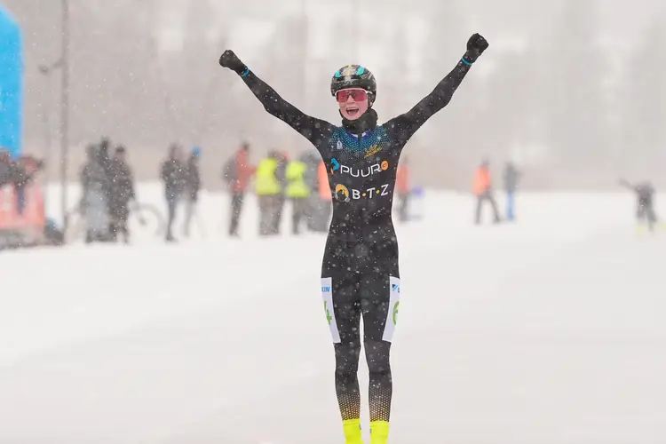 Esther Kiel heeft de winst in het ONK binnen; haar derde zege op rij op de Weissensee.