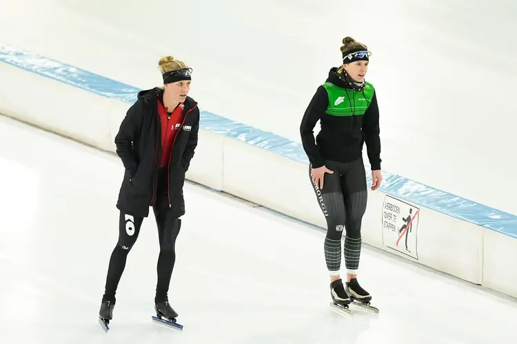 Ireen Wüst en Letitia de Jong, NK Sprint 2020