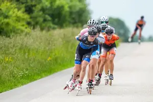 Vrouwenpeloton op inlineskates 2025