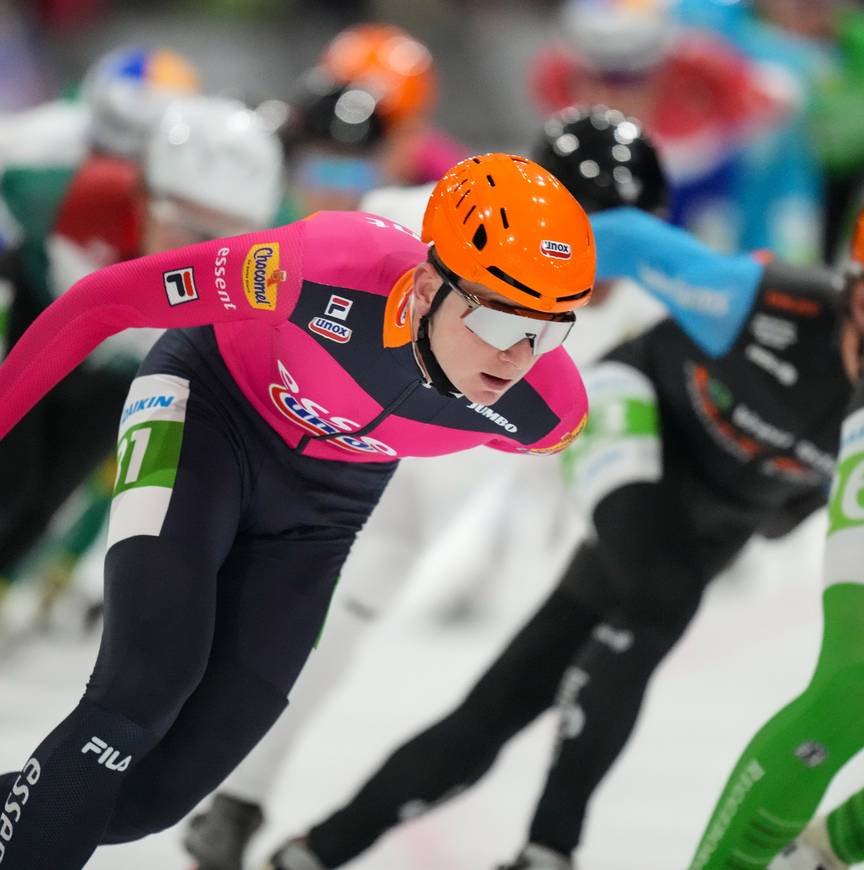 Lars Woelders van Team Essent in het peloton