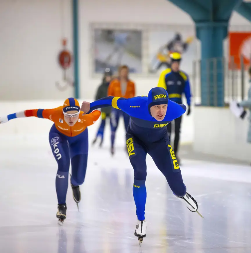 Schaatsers op het ijs bij tweede ANS-testevent in Triavium Nijmegen