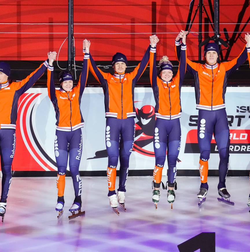 Blijdschap en goud voor bij de mixed relay.