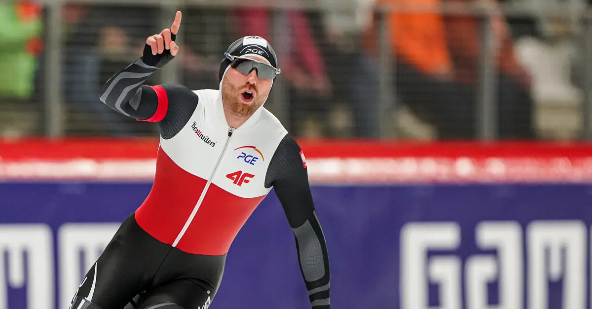 Damian Zurek celebrating 500m win