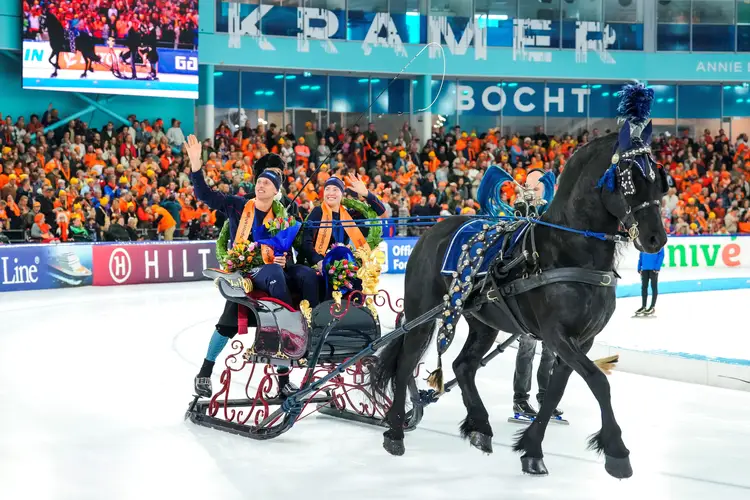 Sander Eitrem en Ragne Wiklund in de arrenslee