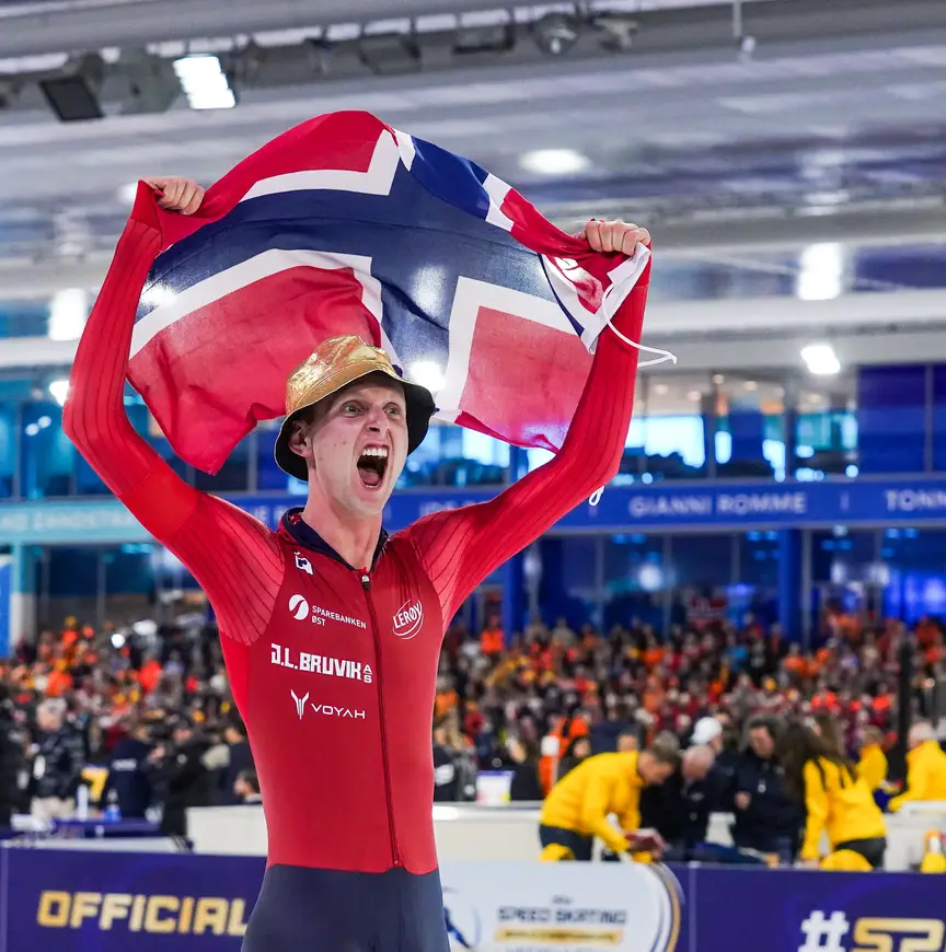 Sander Eitrem viert de titel op het WK Allround
