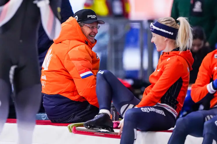 Jillert Anema lacht wat met Marijke Groenewoud