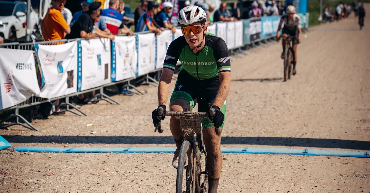 Eerste gravelwedstrijd Antoinette Rijpma – de Jong: 'Pittig, maar heel ...