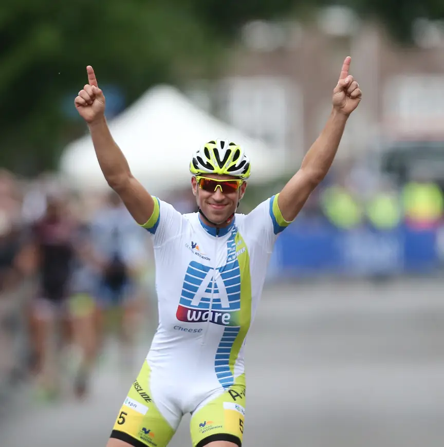 Crispijn Ariëns wint de Nederlandse marathontitel op wieltjes in Veendam (2013).
