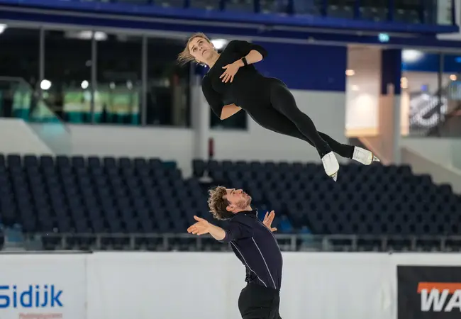 Daria Danilova maakt een vlucht.