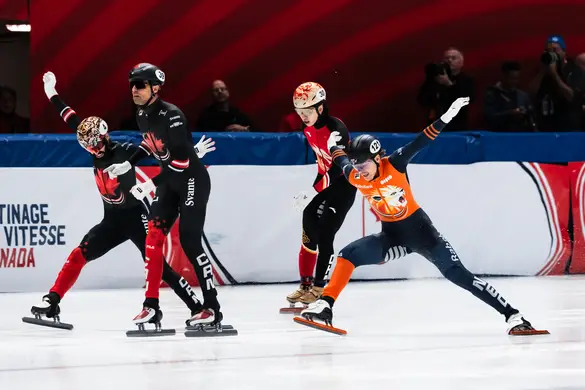 Melle van 't Wout finisht in Montreal tijdens ISU World Tour 1 - 2025-2026