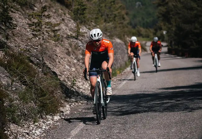 Diede van Oorschot op de fiets