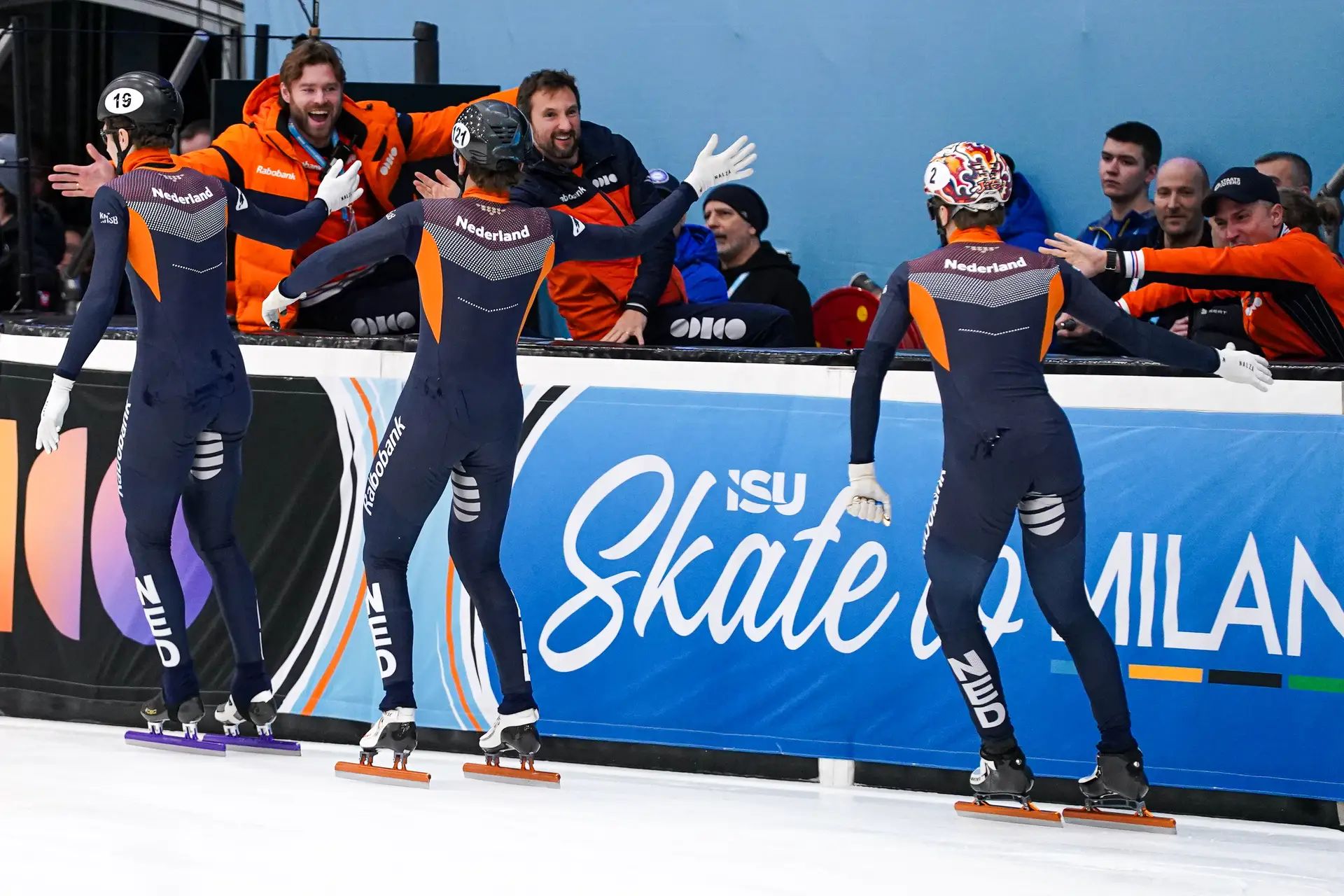 Feestvieren aan de boarding na de 500 meter