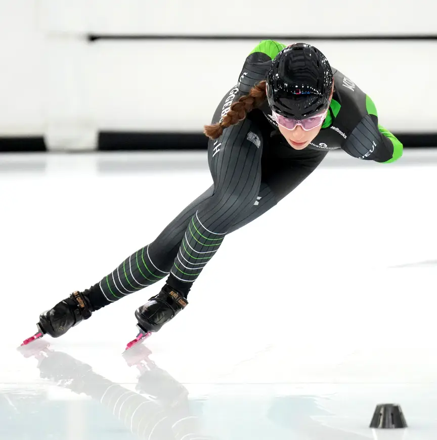 Femke Kok op shorttrackschaatsen