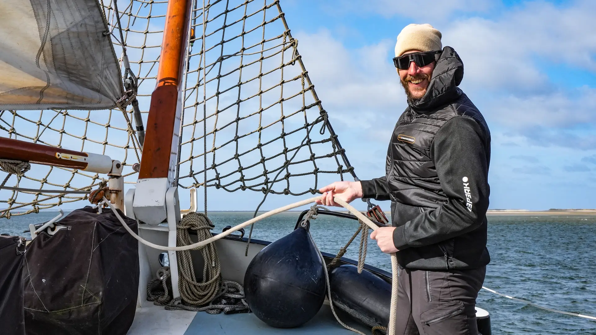 Gary Hekman aan boord van De Haan Westerhoff