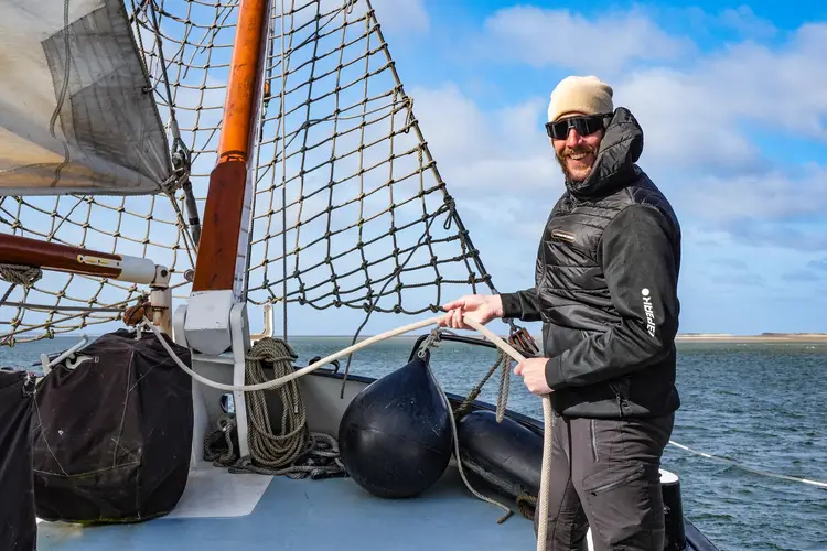 Gary Hekman aan boord van De Haan Westerhoff