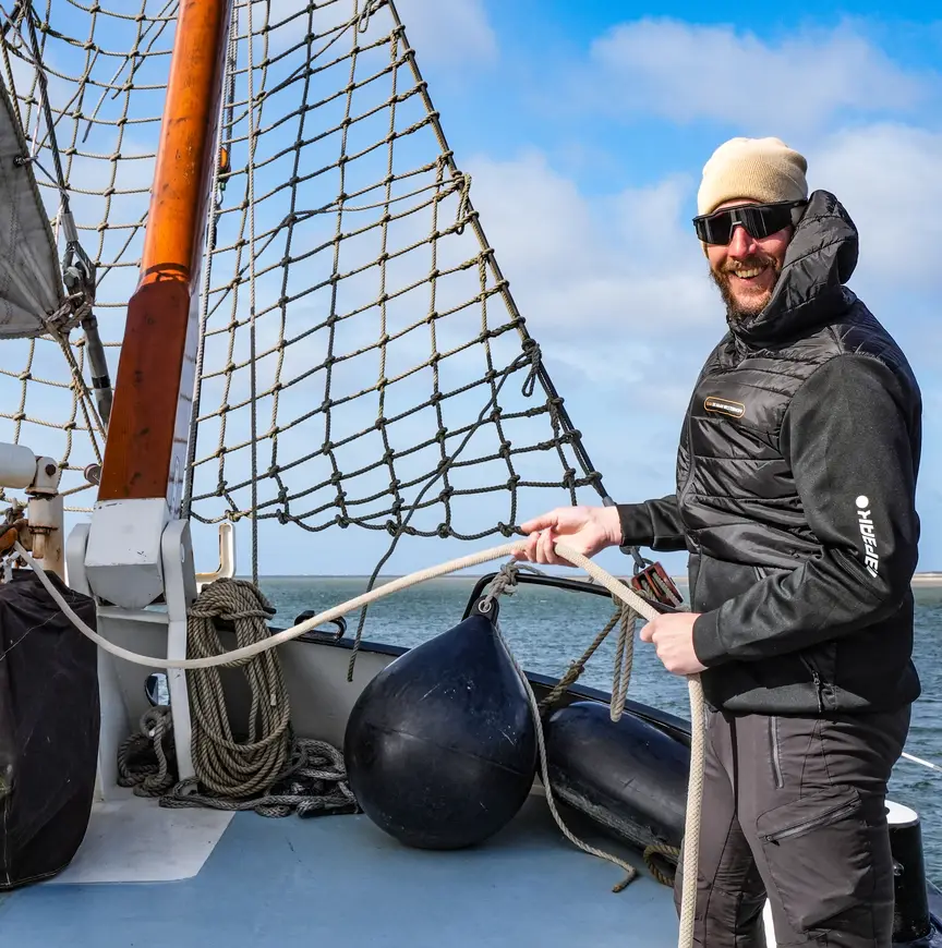 Gary Hekman aan boord van De Haan Westerhoff