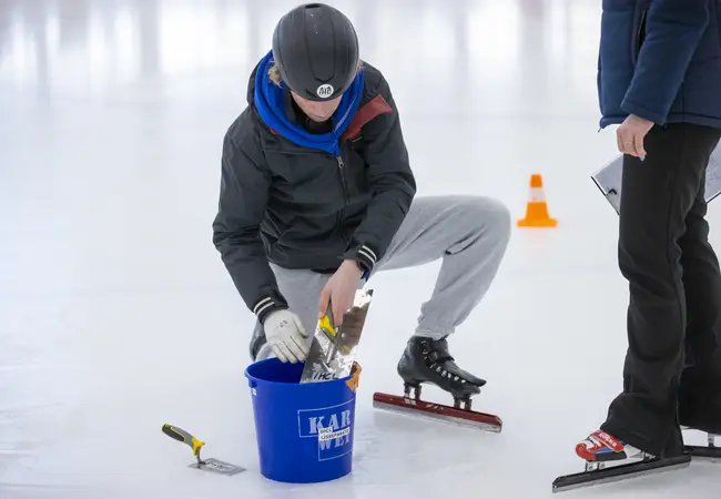 Het ijs en de verzorging Arie Ravensbergen Bokaal