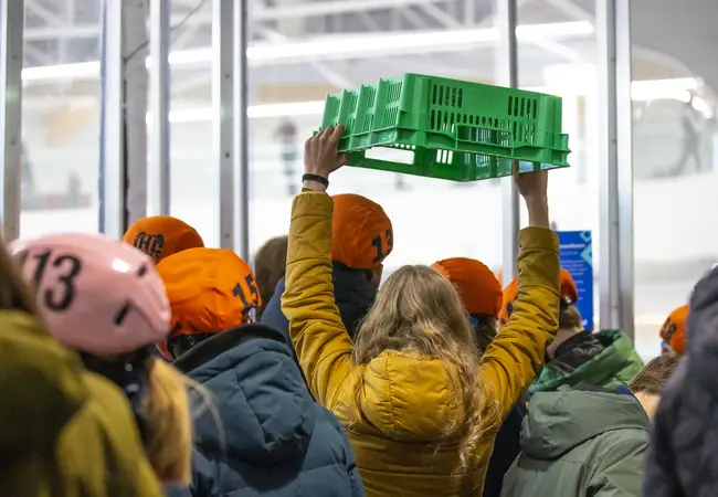 Het kratje voor de beschermers Arie Ravensbergen Bokaal