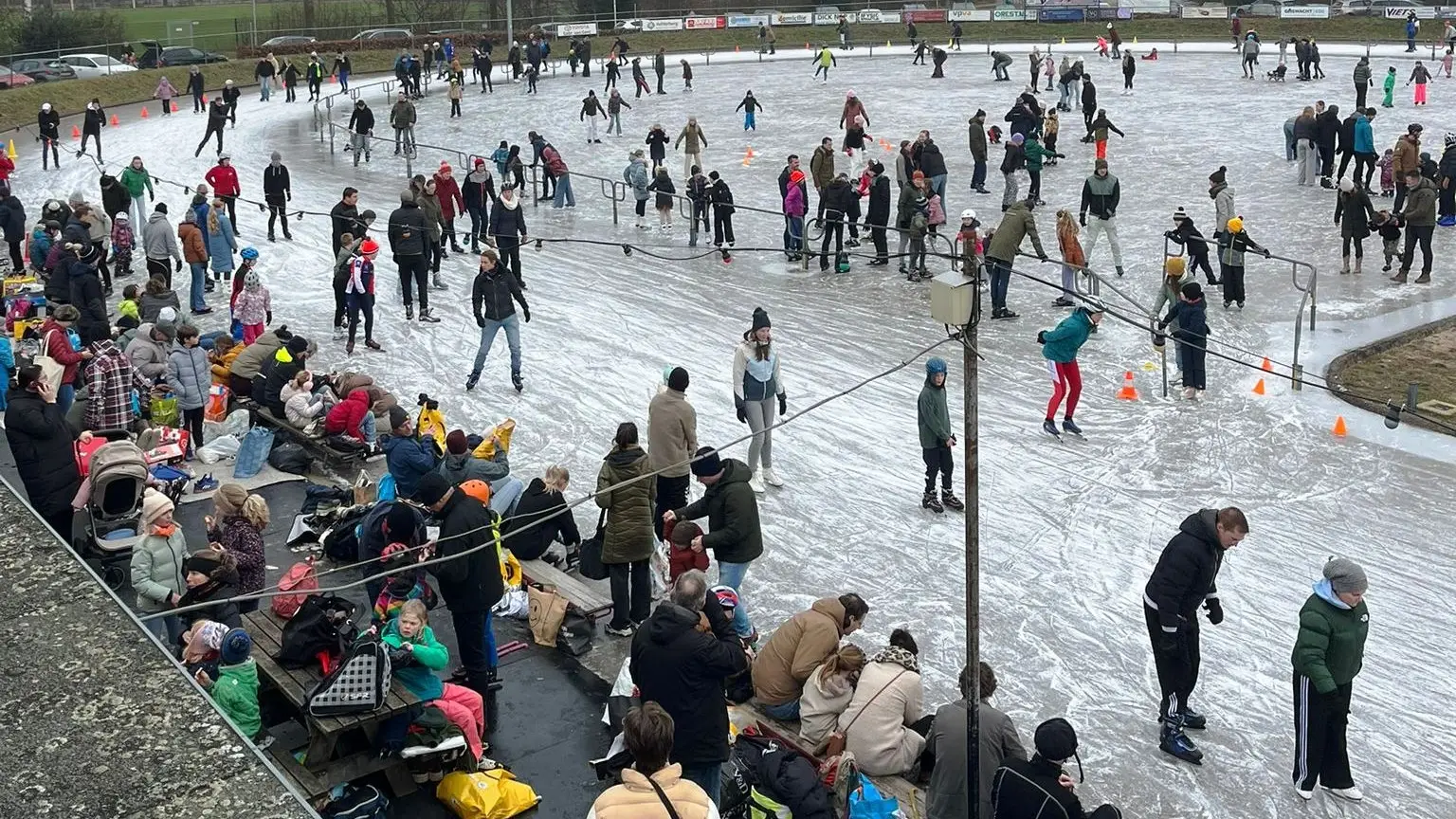 Natuurijsbaan van EIJV in Ede, tweede kerstdag