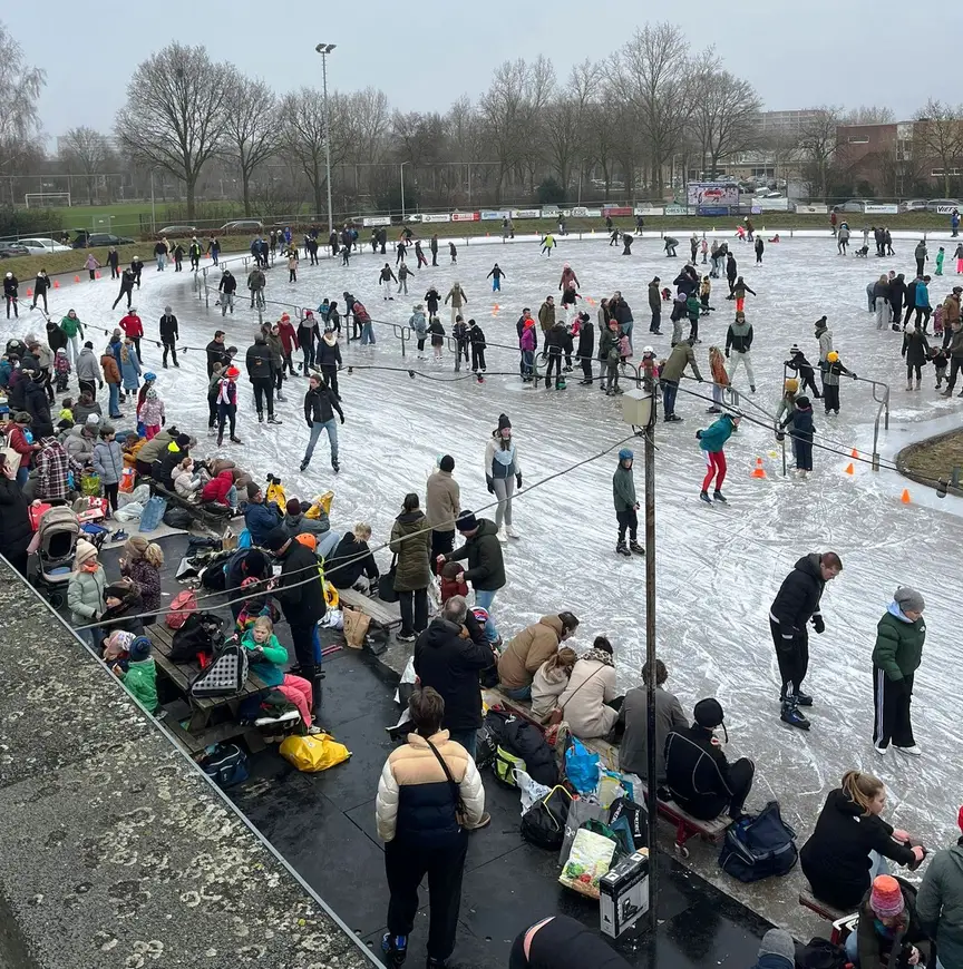 Natuurijsbaan van EIJV in Ede, tweede kerstdag