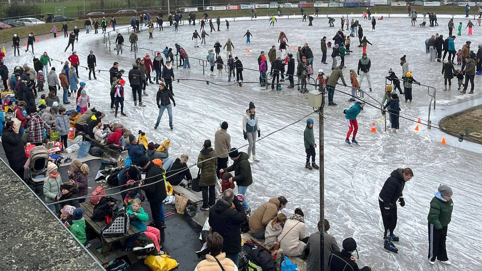 Natuurijsbaan van EIJV in Ede, tweede kerstdag