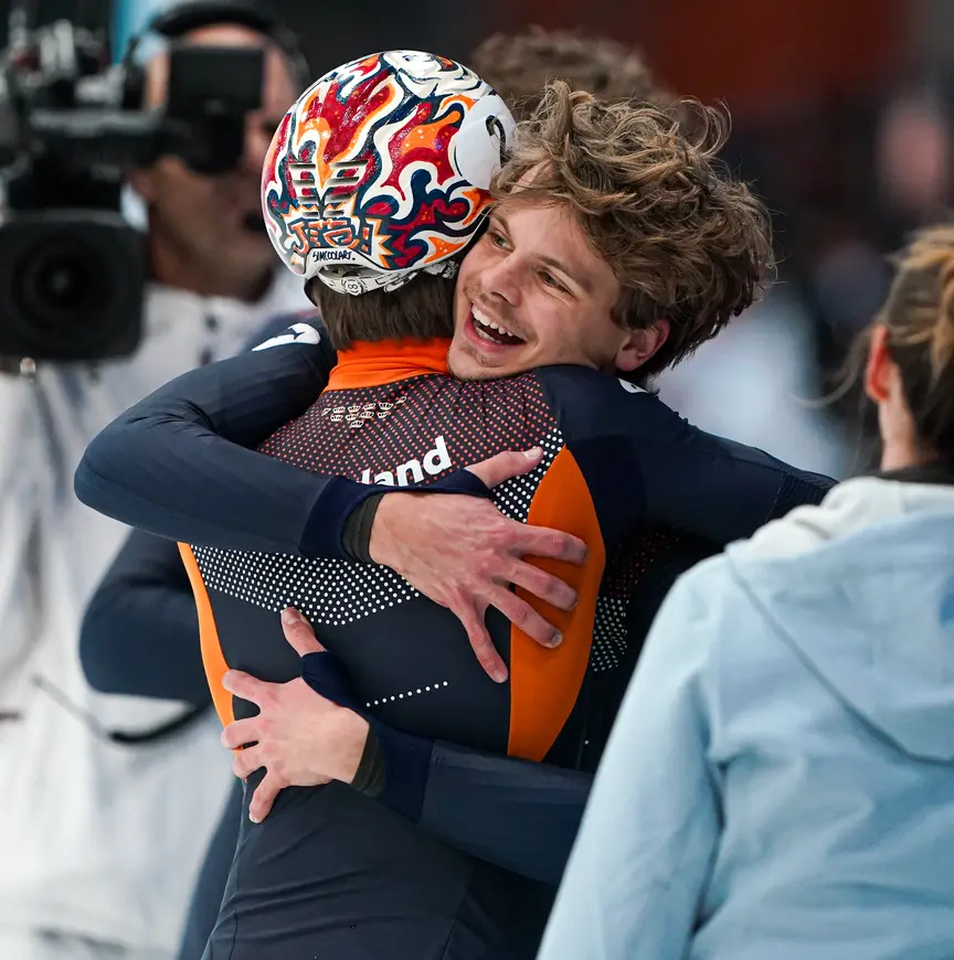 Broederliefde na de 500 meter EK