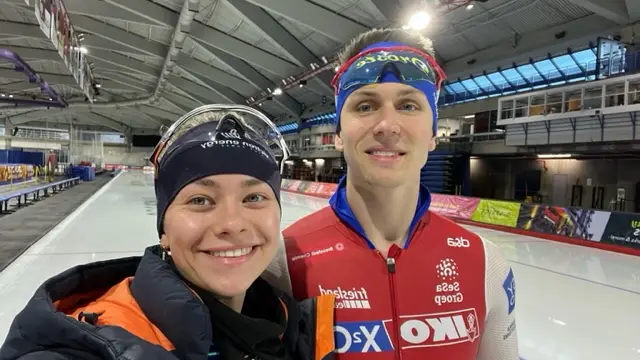 Jildou Hoekstra en Kayo Vos in de Olympic Oval van Calgary