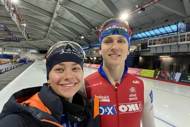 Jildou Hoekstra en Kayo Vos in de Olympic Oval van Calgary