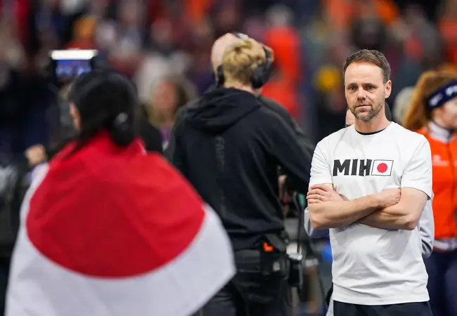 Johan de Wit in gedachten verzonken