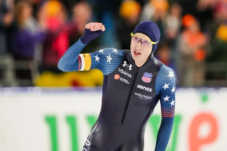 Jordan Stolz wint 1500m