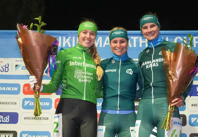 Kim Talsma op podium Jaap Eden