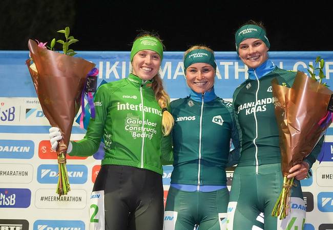 Kim Talsma op podium Jaap Eden