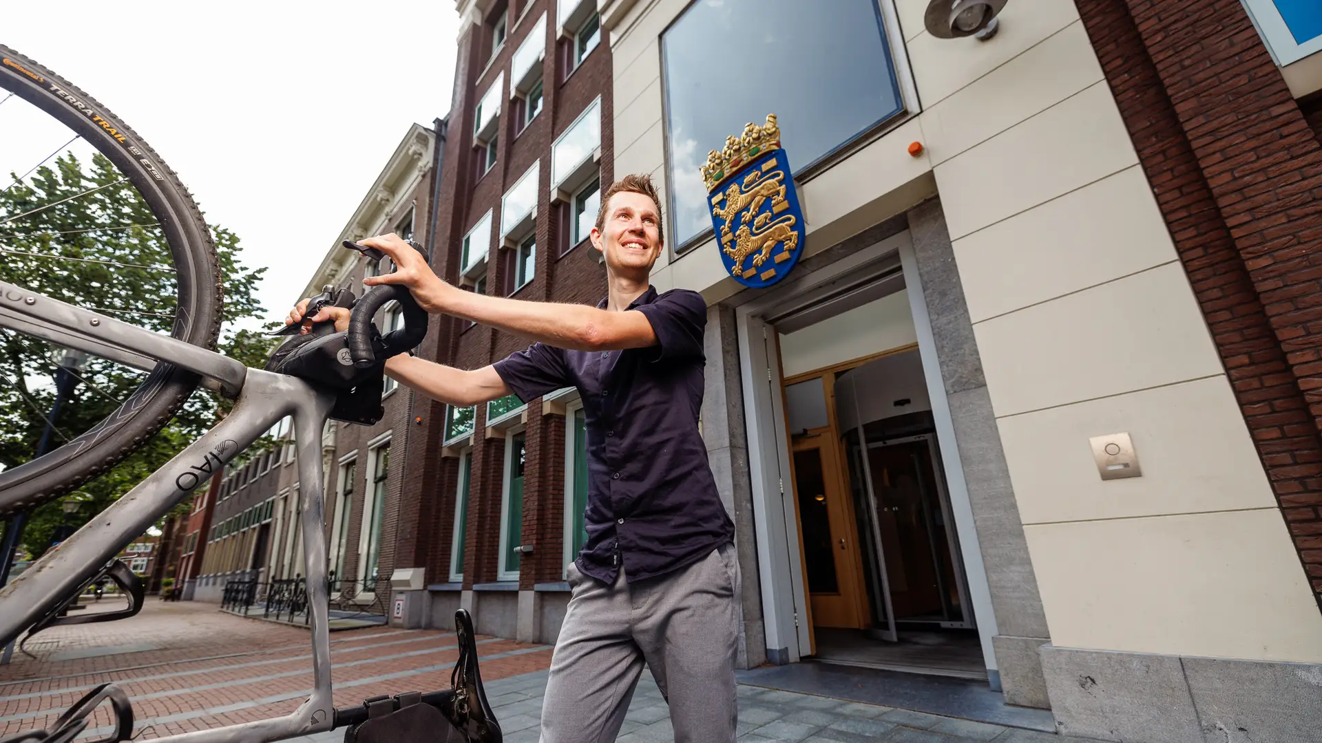 Daan Olivier voor Provinciehuis Friesland