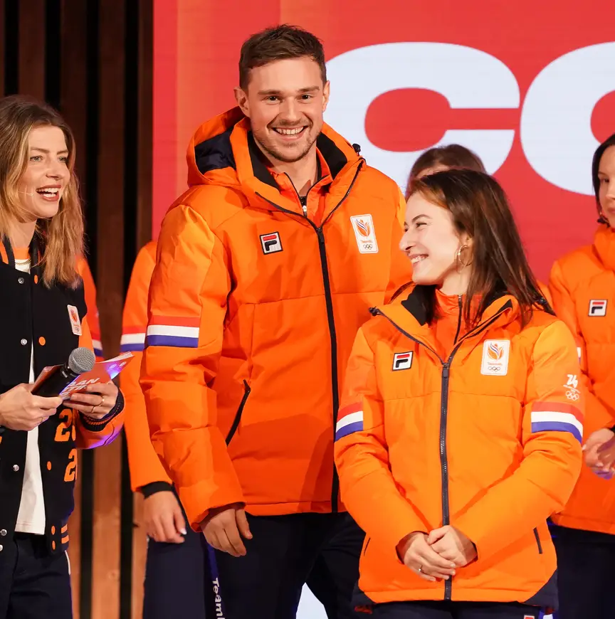 Danilova en Tsiba bij teamoverdracht NOC*NSF