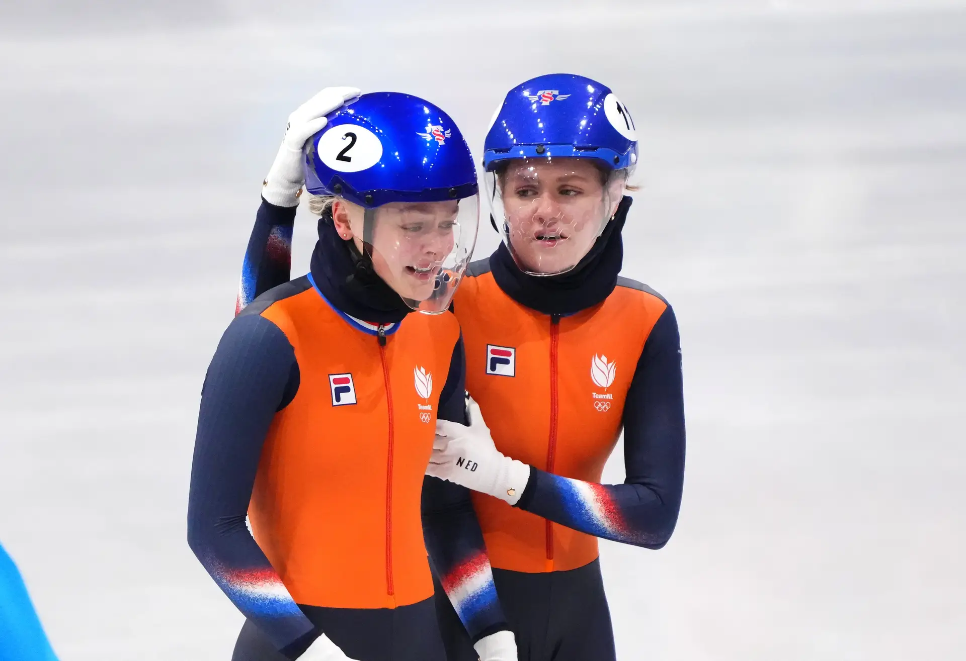 Michelle Velzeboer ontfermt zich over haar dolgelukkige zus Xandra