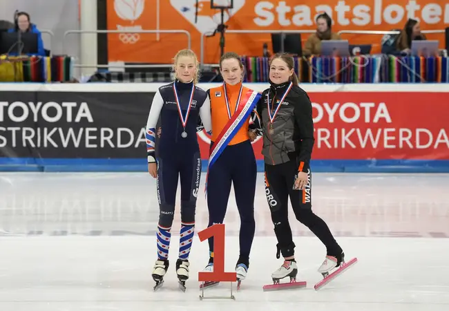 NK Shorttrack Junioren B Vrouwen 1500mtr - Jelka Kranenborg - Neeke Smit