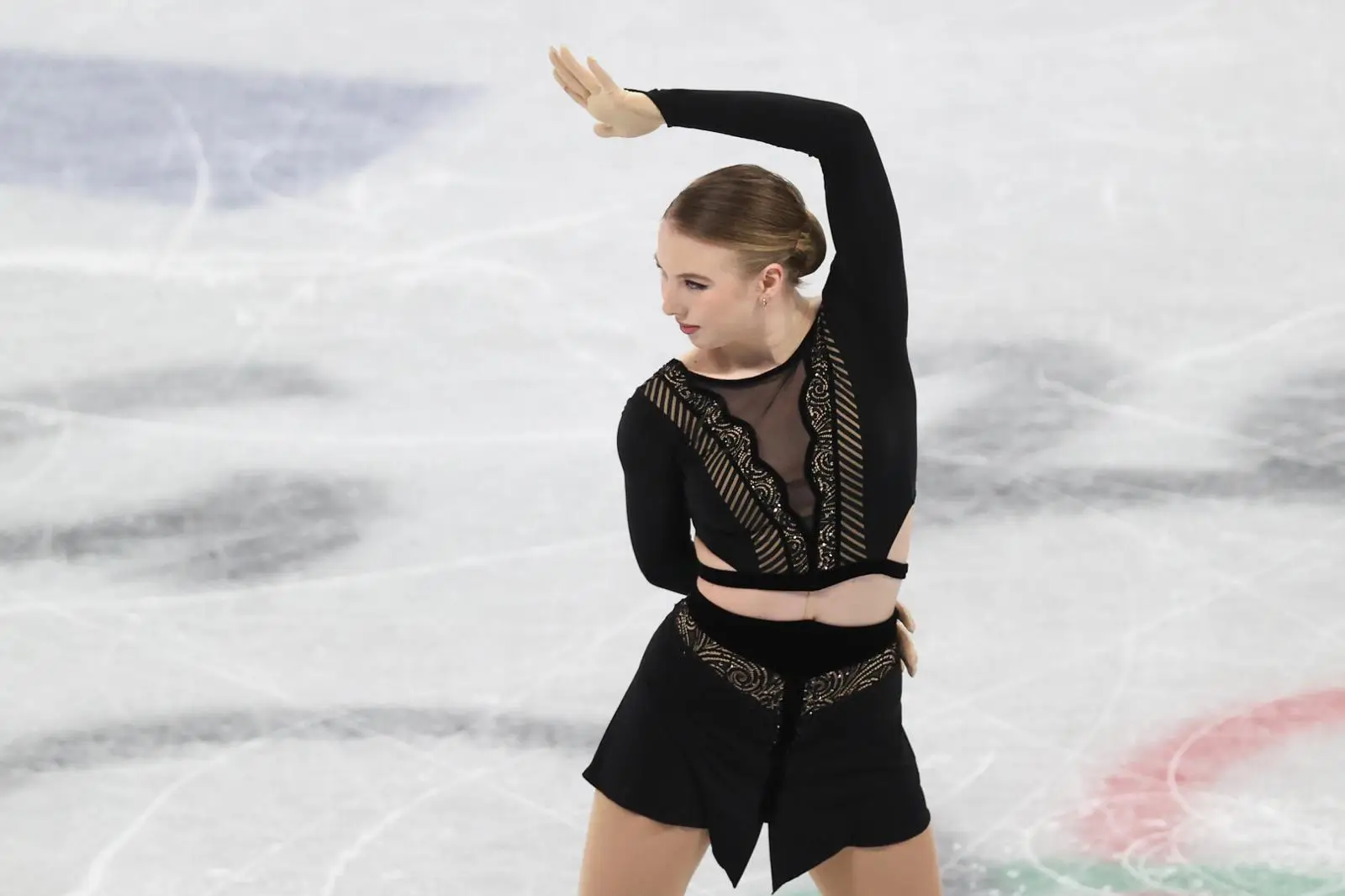 Lindsay van Zundert in actie op het ijs