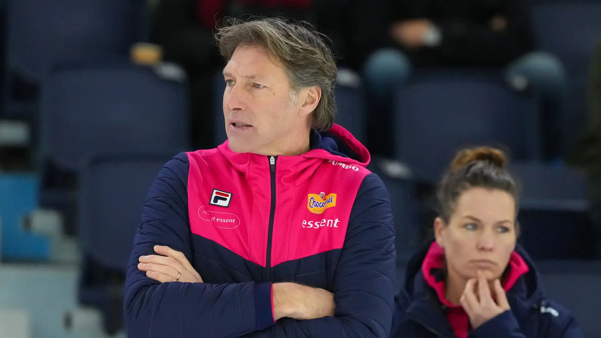 Peter de Vries (ac htergrond Diane Valkenburg)