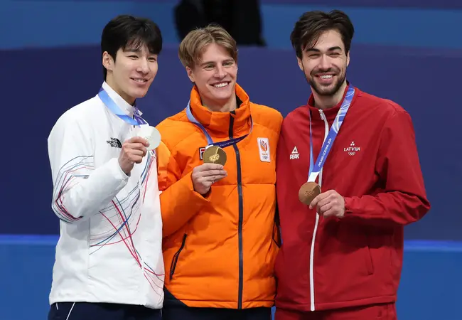 Het podium met Hwang, Jens en Kruzbergs