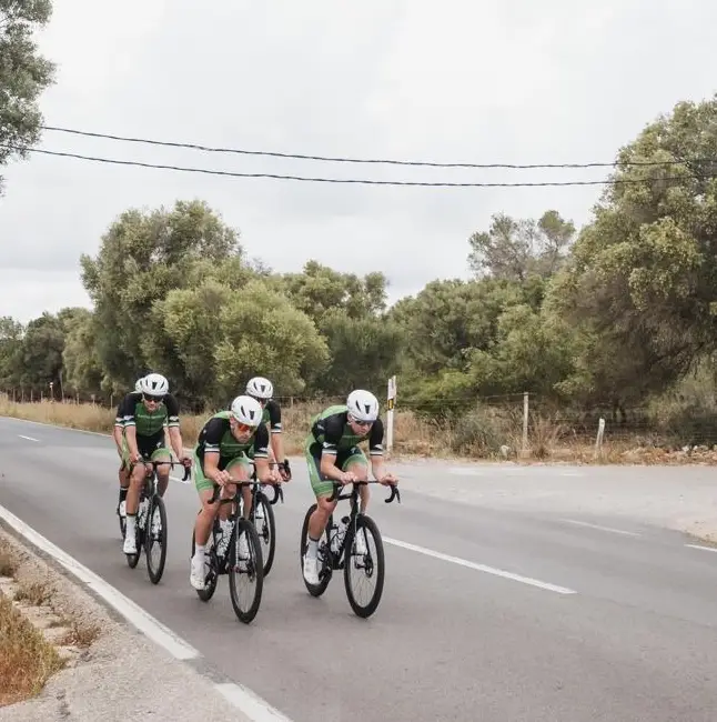 Reggeborgh op de fiets op bewolkt Mallorca