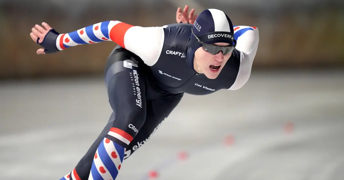 Coach Uilkema Monitors Progress of Skater Roel Regts with Focus on Technique and Training Quality
