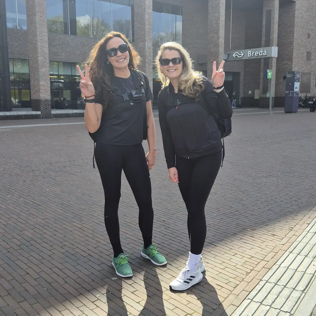 Ruby vd Jagt en Sacha Benard inlineskaters voor hun vertrek uit Breda