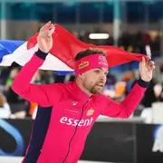 Chris Huizinga wint de 5000 meter op het Daikin NK Afstanden