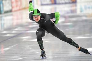 Stefan Westenbroek sprintend op het ijs